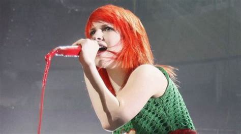 Paramore Singer Hayley Williams Hurt Over Split Bbc News