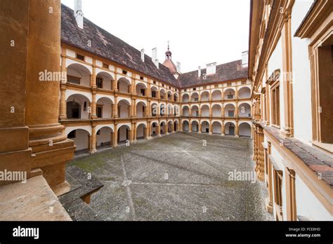 Renaissance Hof Mit Arkaden Unesco Weltkulturerbe Stadt Graz Schloss