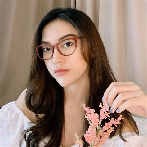 Daftar 10 Selebgram Cantik Dan Populer Di Indonesia 2021