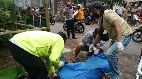 Kecelakaan Maut Tadi Pukul 06 30 Wib Seorang Pensiunan Tewas Korban