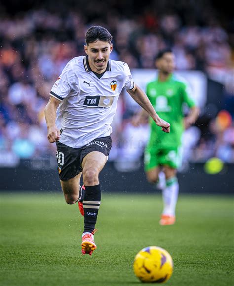 First Half Action Valencia Cf Real Betis Valencia Cf