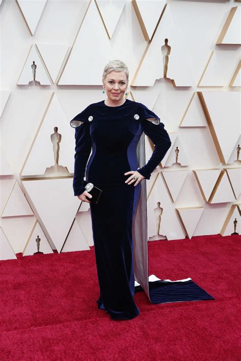 Olivia Colman rocks new platinum blonde hair at Oscars