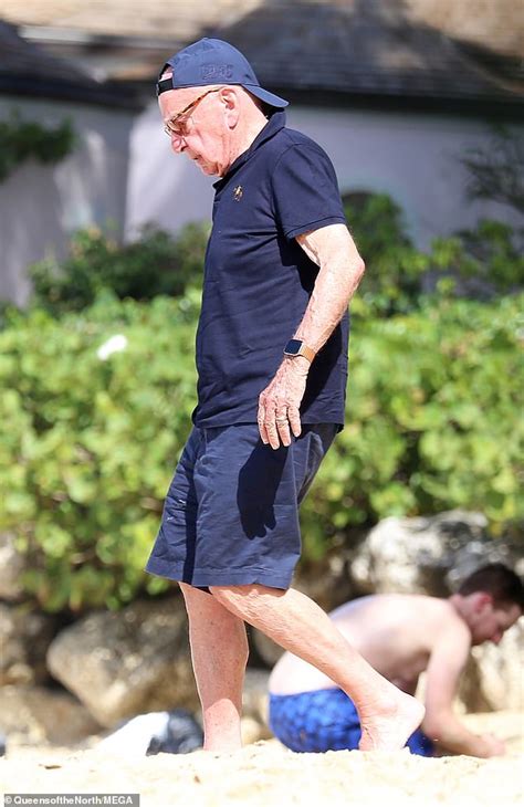 Jerry Hall And Rupert Murdoch Relax On Barbados Beach Daily Mail