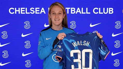 Keira Walsh: Chelsea sign England midfielder from Barcelona - BBC Sport