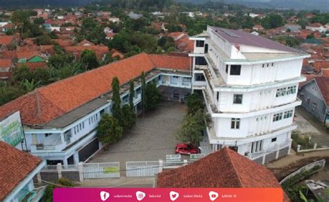 Wisata Ziarah Di Makam Kh Hasan Besari Ponorogo Guru Dari Segala Guru