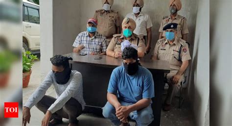 Drug Peddlers Held Punjab Khanna Police Arrest Two Drug Peddlers With