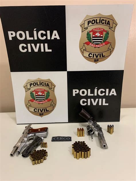 Operação policial prende dois homens e apreende armas de fogo e