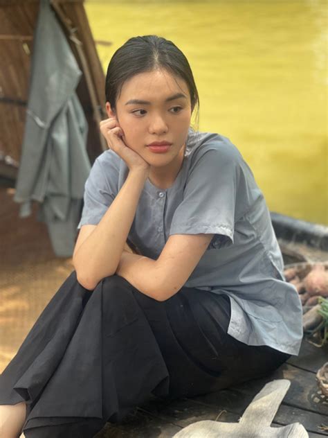 Nữ chính phim Việt đang hot Yeye Nhật Hạ có xuất thân hoàng tộc Tuổi Trẻ Online