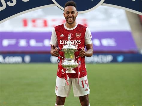 Holami Sport News: Aubameyang Signs A New 3-Year Deal With Arsenal