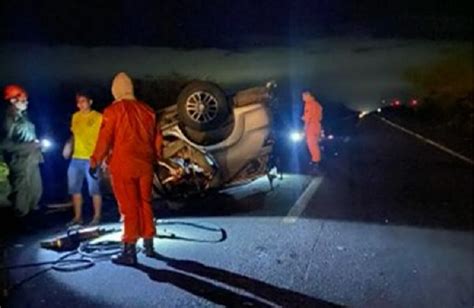 Avó e neta morrem após caminhonete capotar em rodovia no Ceará Cidade