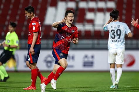 Acl과 프로축구 K리그 김천상무 연장 혈투 끝에 부산 잡고 코리안컵 16강 진출 Zum 뉴스