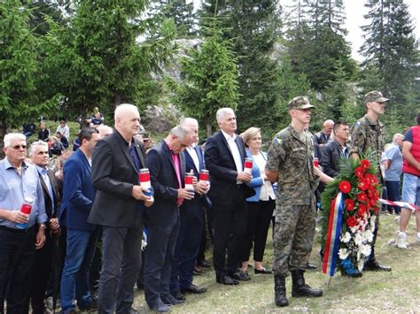 STIPIĆA LIVADA Izaslanstvo HDZ a BiH i HNS a položilo vijence na mjestu