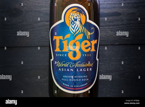 Top of tiger beer bottle hi-res stock photography and images - Alamy