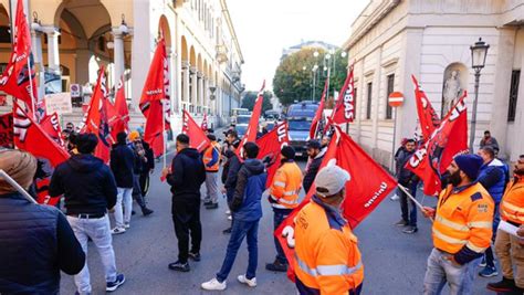 Esselunga Torna La Protesta A Novara Pronti A Nuovi Blocchi Dellhub