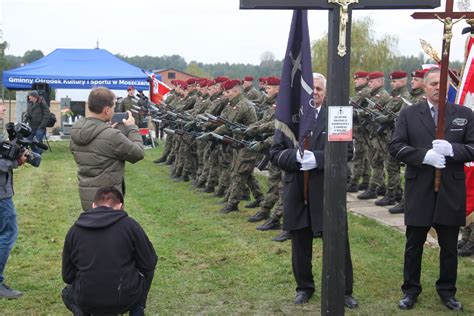 Galeria Ofiary niemieckiej zbrodni uroczyście pochowane po 83 latach