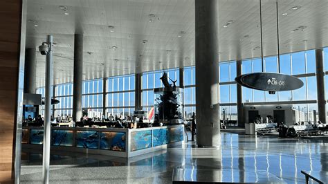 Tampa International Airport looks to fill hundreds of jobs during 2024 ...