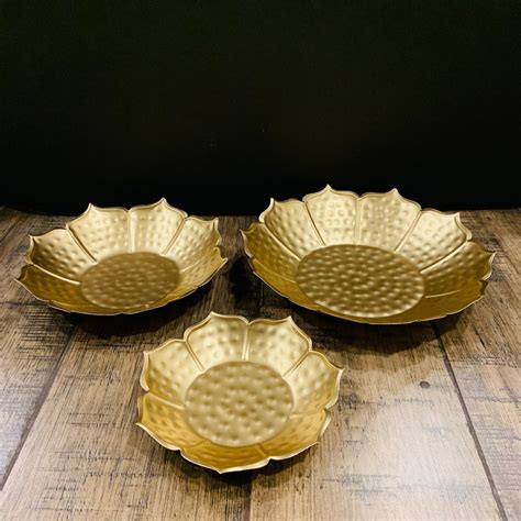 Golden Polished Metal Flower Petal Urli Set Of 3 At Rs 1350 Piece In