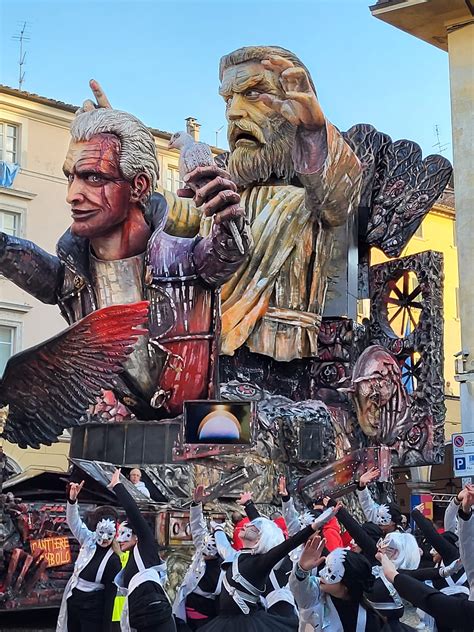 Carnevale Di Foiano Della Chiana Il Presidente Della Regione Toscana