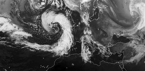 Allerta Meteo Altre Tempeste Atlantiche Verso L Italia Mappe Da Paura