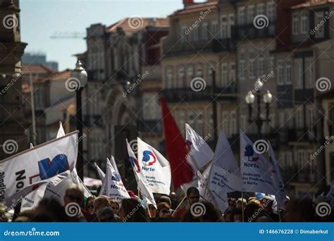 Celebraci N Del Primero De Mayo En El Centro De Oporto Confederaci N