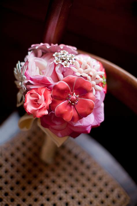 Wedding Brooch Bouquet Ideas | Emmaline Bride