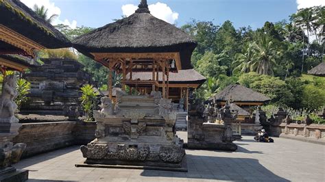 TIRTA EMPUL Wisata Pemandian Dalam Pura Juni 2024