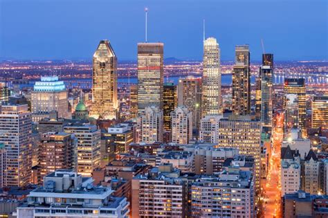 Montreal Skyline at Sunset from Kondiaronk Belvedere Editorial Stock ...