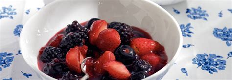 Rood Zomerfruit In Rode Saus Recept Allerhande Albert Heijn