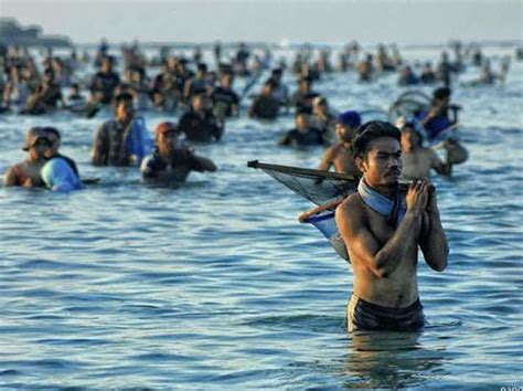 Keunikan Festival Bau Nyale Pariwisata Ntb