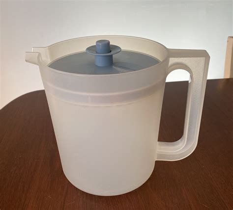 Tupperware Go Between Pitcher With Push Button Lid Tupperware