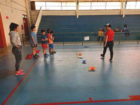 EN GIMNASIO DEL LICEO MUNICIPAL SE REALIZAN TALLERES DE VERANO Daem