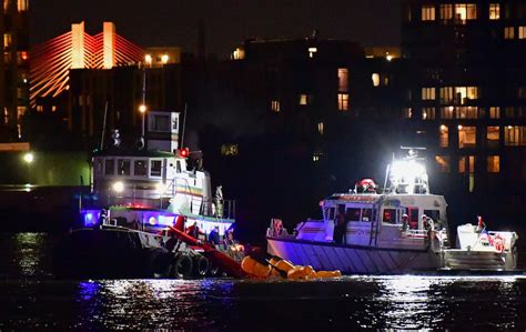 Helicopter Crash In New York City East River Leaves 5 Passengers Dead