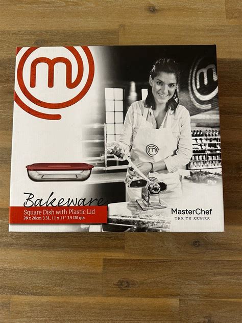 Masterchef The Tv Series Bakeware Square Dish With Plastic Lid Cm X