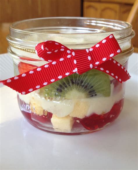 Mason Jar Desserts : Trifle In A Jar