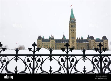 Ottawa parliament building hi-res stock photography and images - Alamy