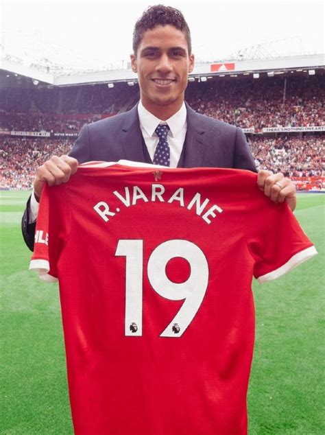 Raphael Varane Manchester United Jersey No.19 | Varane Man Utd Reveal ...