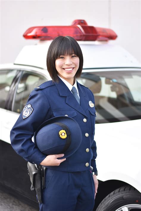 ボード「柚木さんちの4兄弟」のピン【2024】 女性警官 女性警察官 警察官