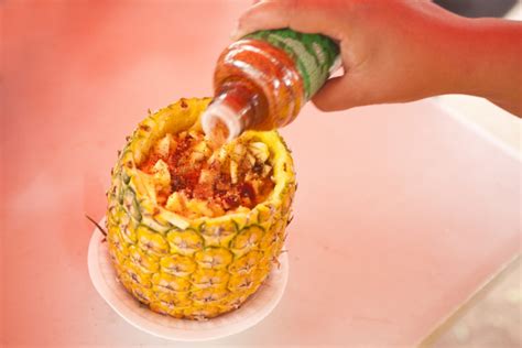 Paso a paso para preparar deliciosa una piña tropical