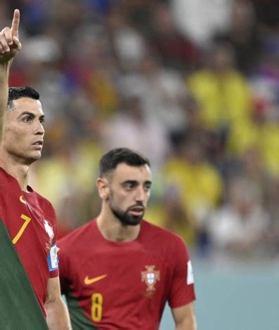 Cristiano Ronaldo Se Torna O Primeiro Jogador A Marcar Em Cinco Copas