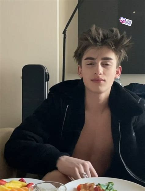 Pin By Zane On Johnny Orlando Johnny Orlando Instagram Jonny Orlando