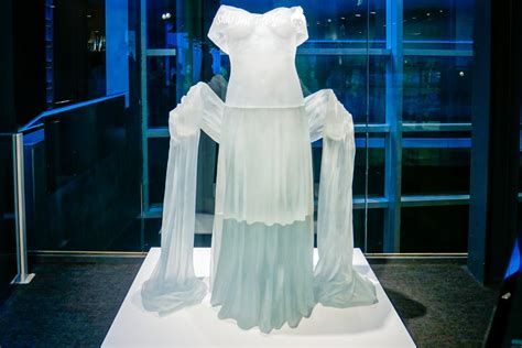 美國、紐約｜康寧玻璃博物館（corning Museum Of Glass）絕美玻璃禮服閃耀全場 Shh Just Tell You