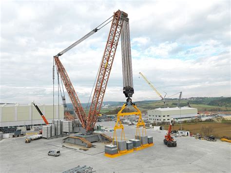 Liebherr LR 13000, A 3000+ Ton Crawler Crane [1280x960] : r/MachinePorn