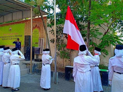 Upacara Peringatan Hut Ri 74 Sekolah Islam Shafta Surabaya