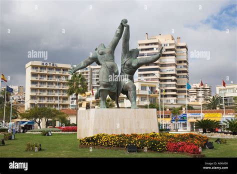 Torremolinos Costa Del Sol Malaga Provincia Spagna Statua Di Pablo