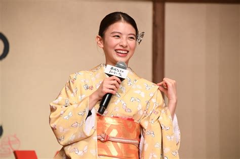 森七菜 出口夏希 蒔田彩珠 橋本愛が成人の日に着物姿を披露『舞妓さんちのまかないさん』プレミアイベント ムービーコア