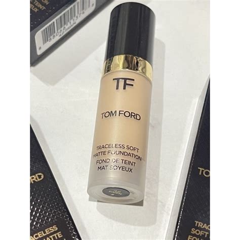 Tom Ford Traceless Soft Matte Foundation 4 Ml หัวปั๊ม สี 4 0 Fawn