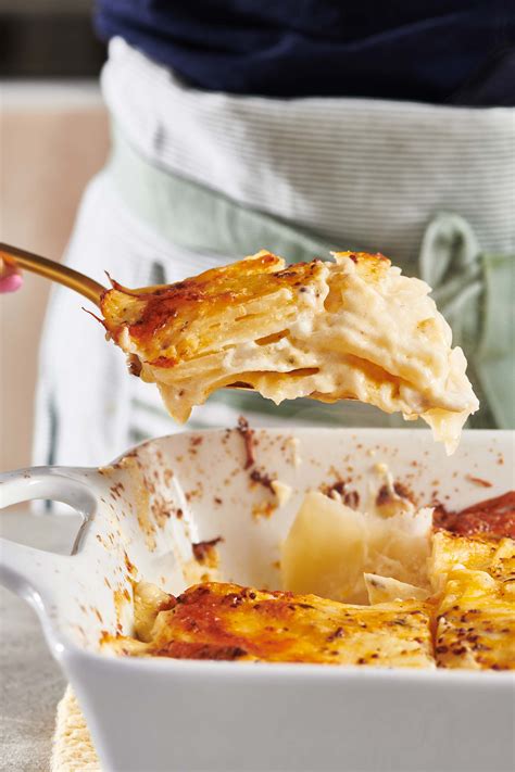 Cheesy Au Gratin Potatoes Recipe — The Mom 100