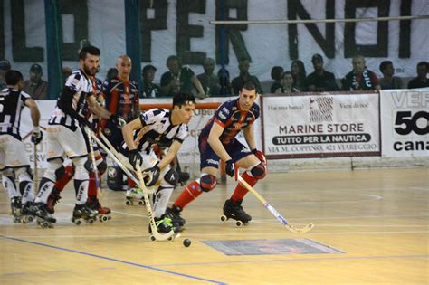 Hockey Dopo I Disordini Vietata La Trasferta Ai Tifosi Del Viareggio