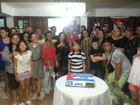 Cubanos Residentes Celebran En Santa Cruz El 59 Aniversario Del Triunfo De La Revolución Cubana