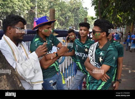 Cheerful spectators entering into the Eden Gardens stadium in Kolkata ...